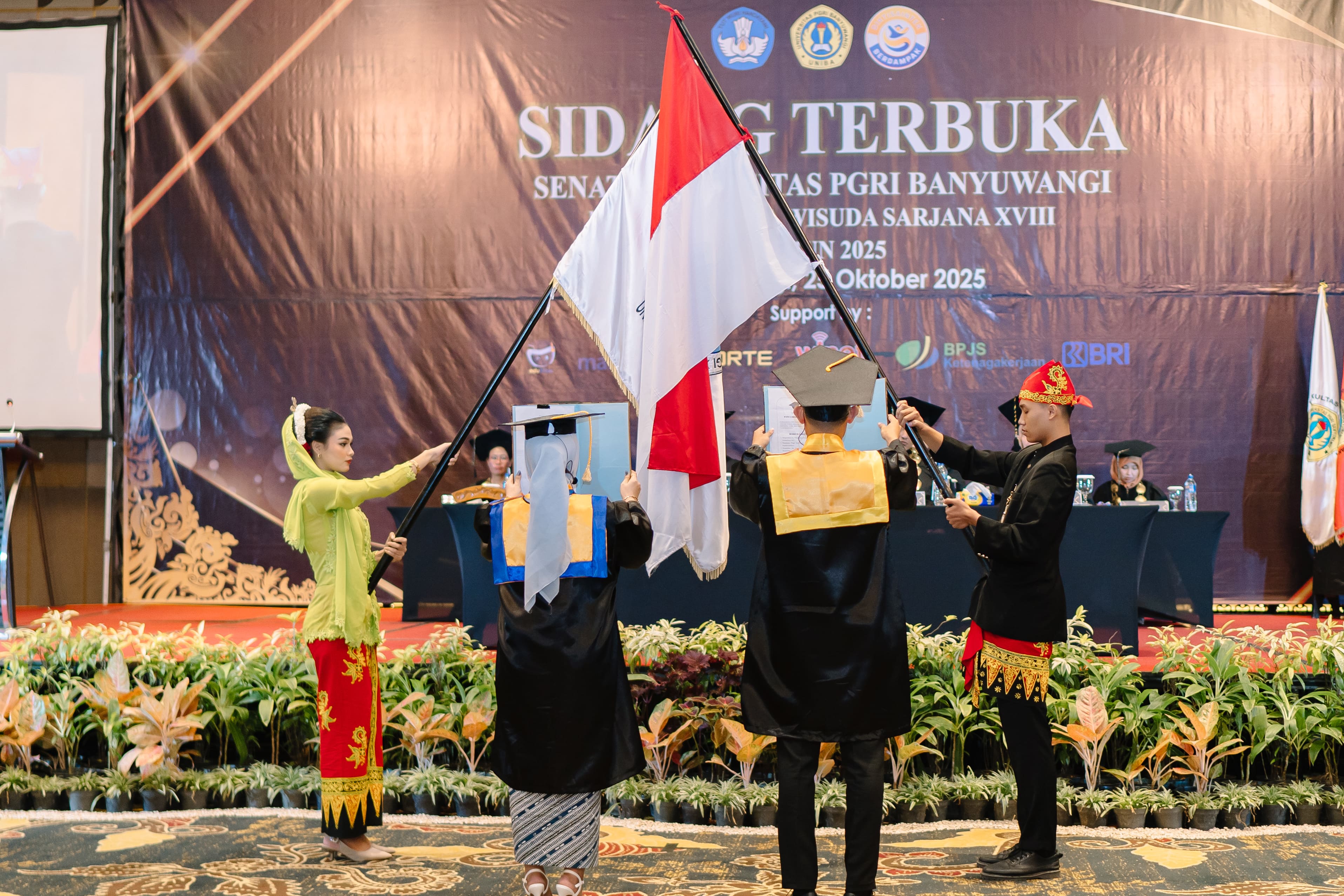 Wisuda Sarjana XVII Universitas PGRI Banyuwangi Tahun 2025